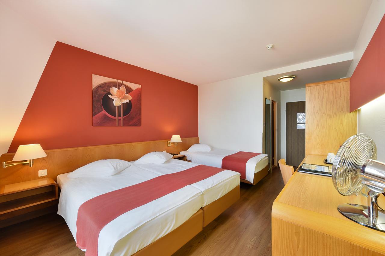 Hotel Aulac Лозанна Экстерьер фото