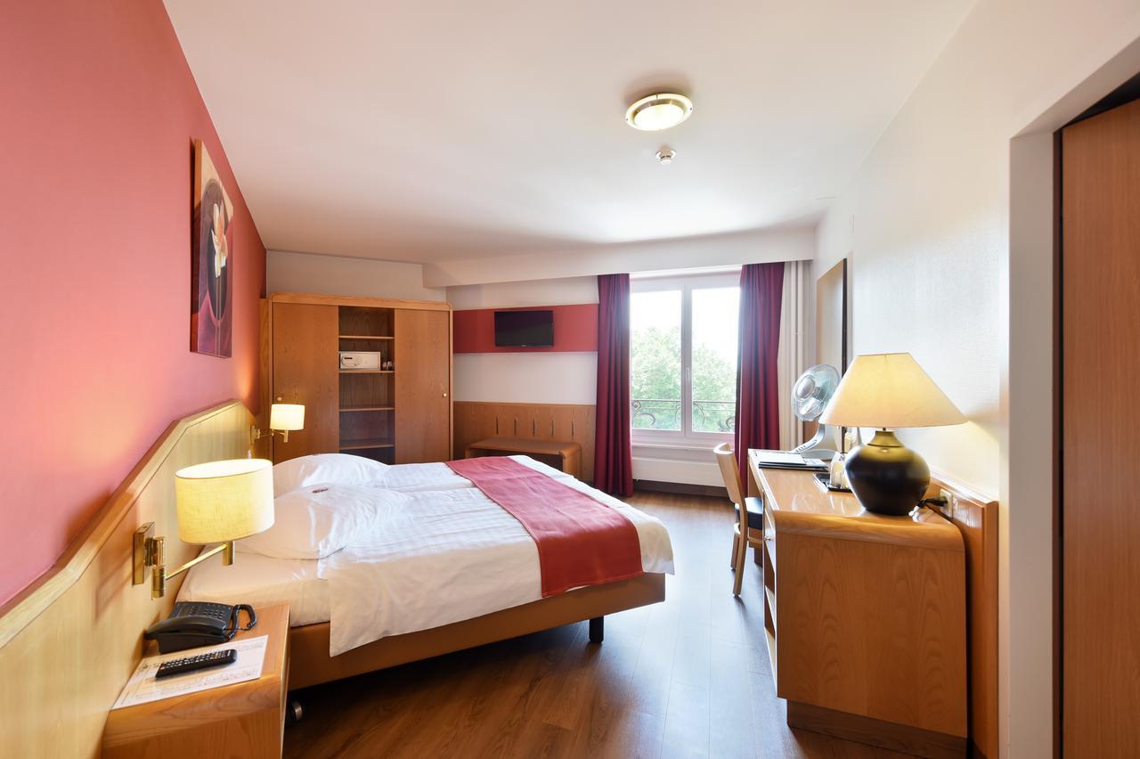 Hotel Aulac Лозанна Экстерьер фото